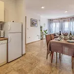 Apartment 2 Bedroom Awesome In Pula