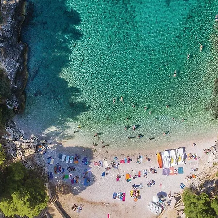 2 Bedroom Beautiful In Apartamento *