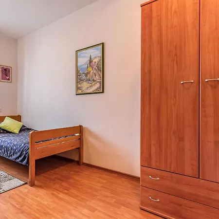 Apartamento 2 Bedroom Beautiful In *