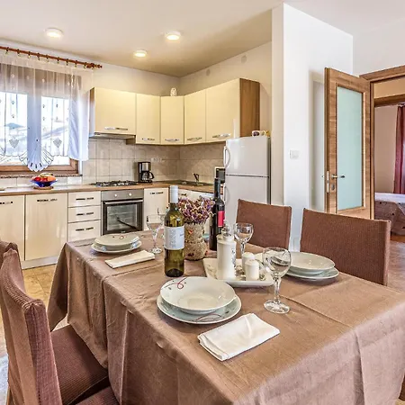 2 Bedroom Beautiful In