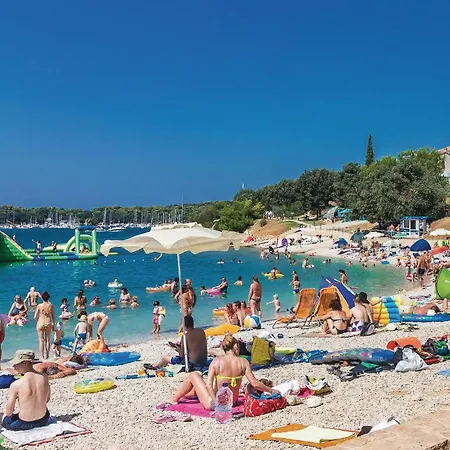 Apartamento 2 Bedroom Beautiful In Pula