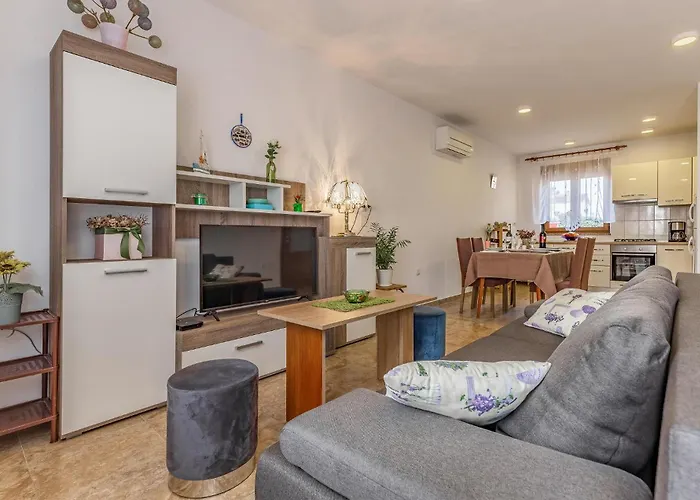 2 Bedroom Beautiful In Pula