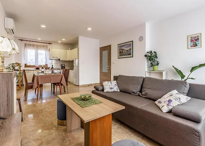 2 Bedroom Beautiful In