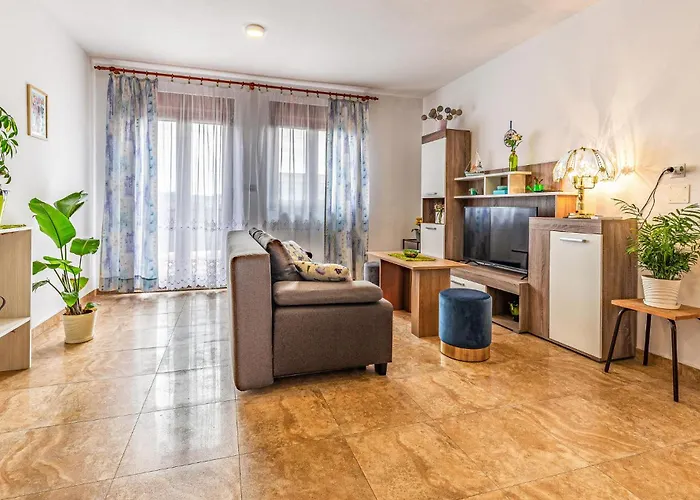 2 Bedroom Beautiful In Apartment