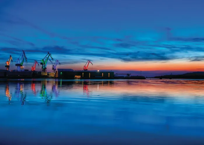 2 Bedroom Beautiful In Apartment Pula