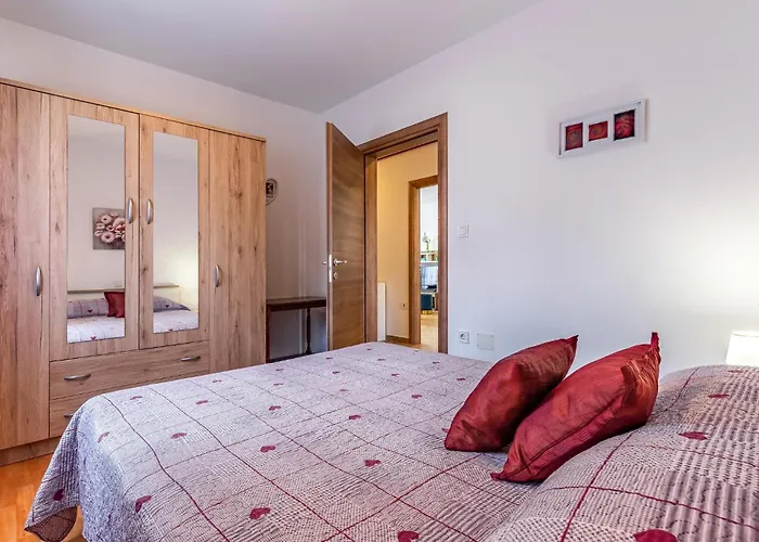 דירה 2 Bedroom Beautiful In