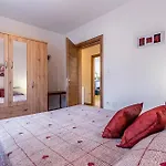 Apartamento 2 Bedroom Awesome In