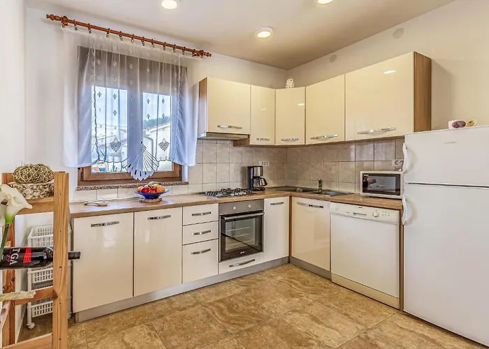 2 Bedroom Beautiful In Pula